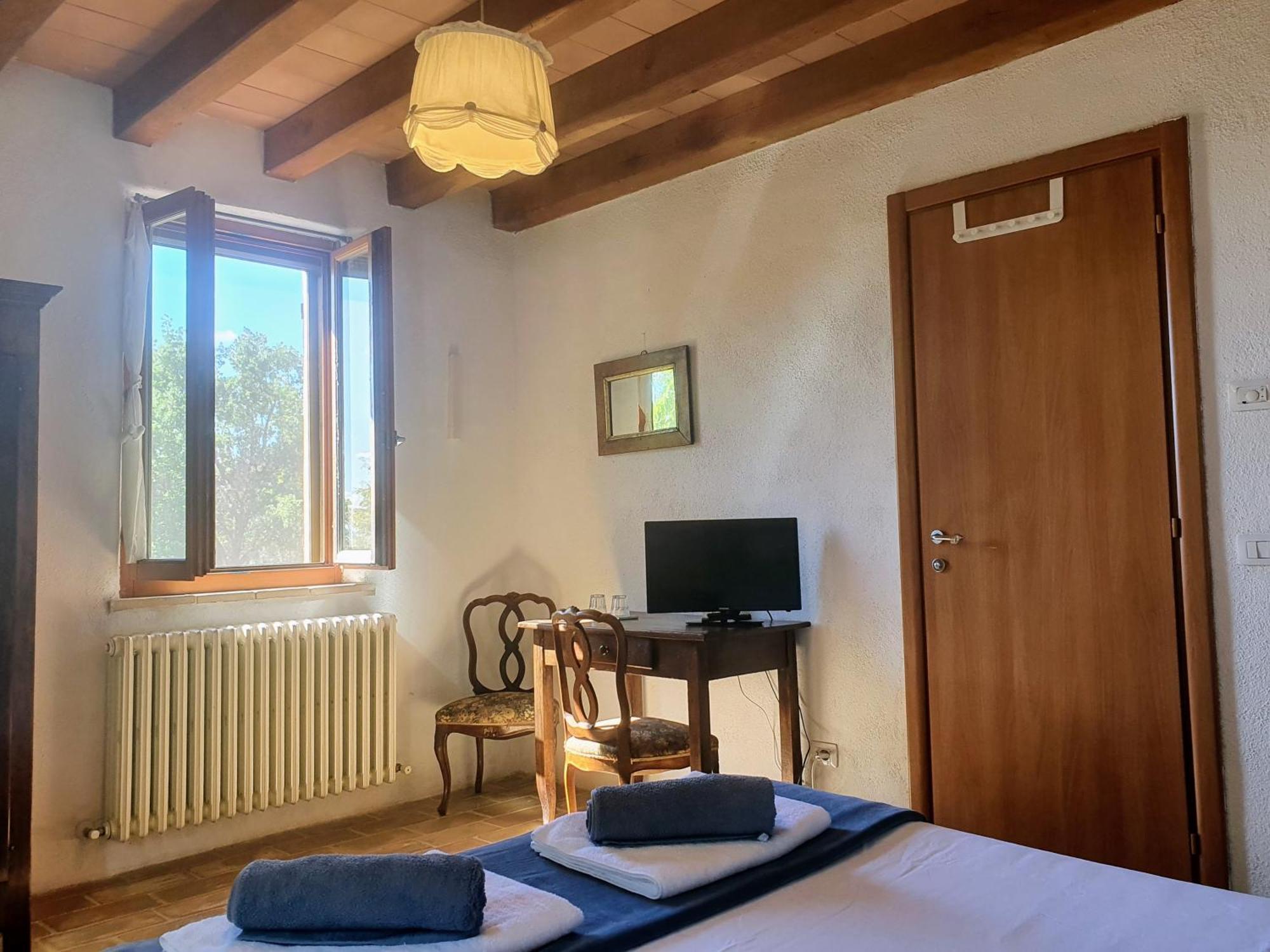 Le Ginestre Guesthouse Assisi Phòng bức ảnh